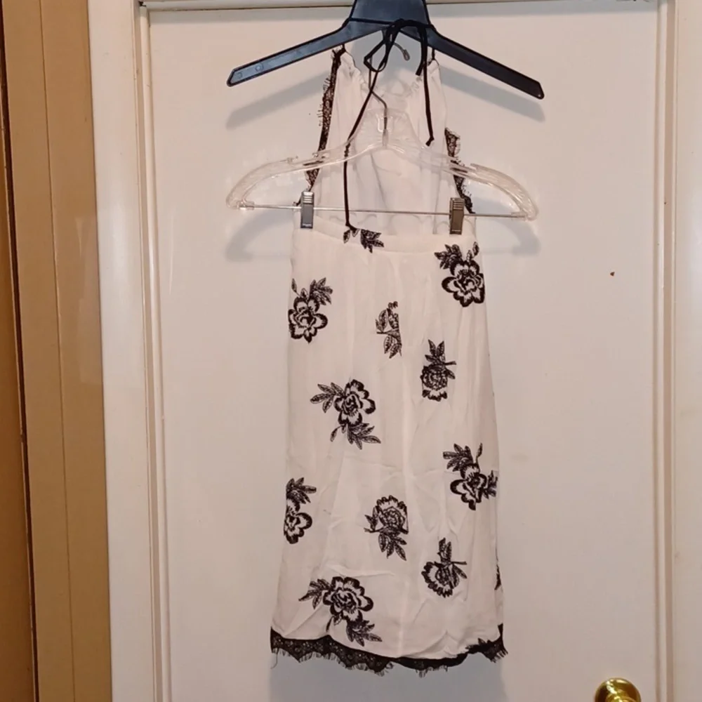 NWT - Haute Nites Black & White Sleeveless Floral Halter Sundress - Size Large - Picture 4 of 8
